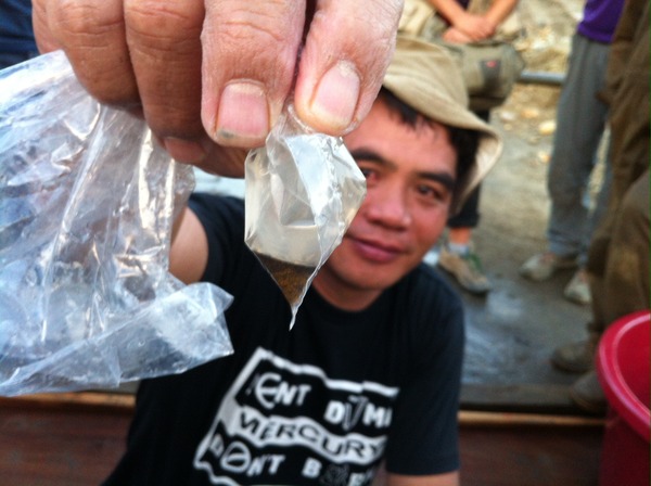 Filipino miner in Bolivia